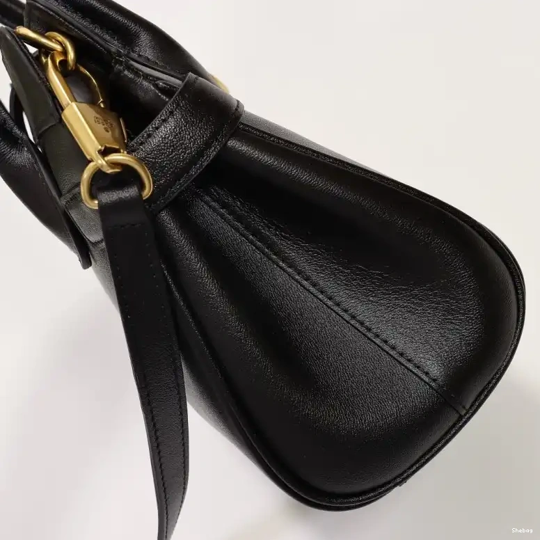 2108DJ0031 Gucci s Bags 1014